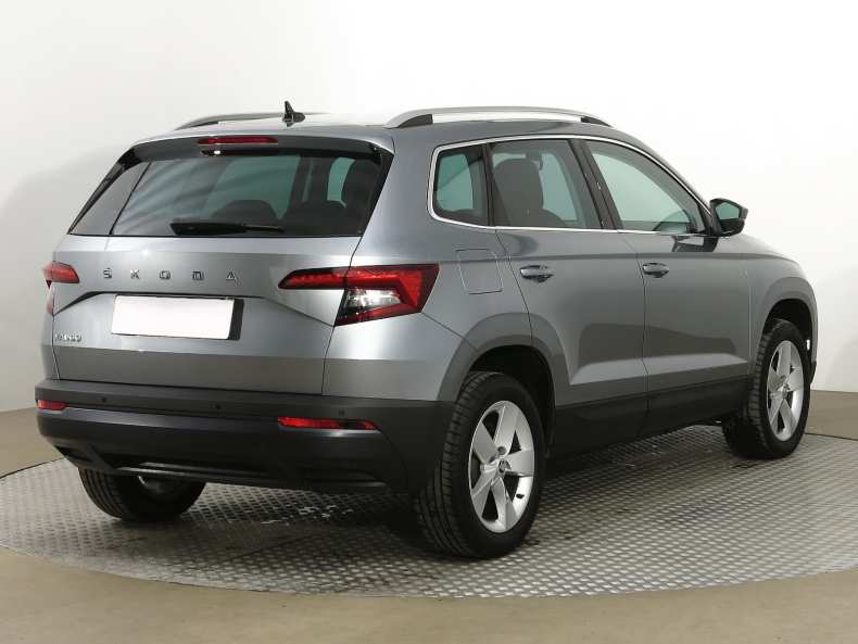 ТОП 49 лучших кроссоверов на 2023 по цене качеству