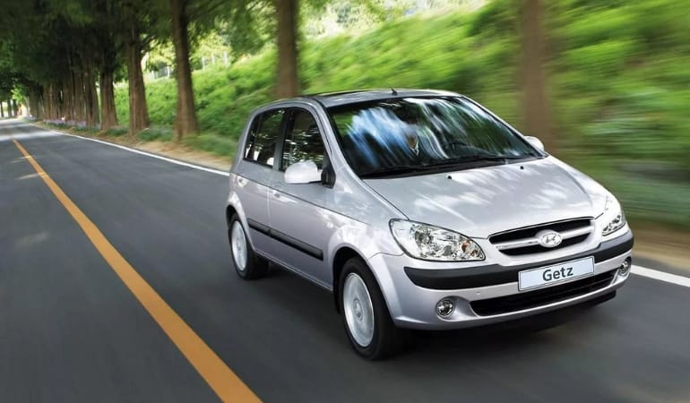 ТОП 35 лучших машин для девушек в 2023 году